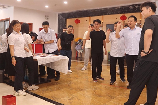 九游体育重工举办“浓情端午，趣味投壶”活动