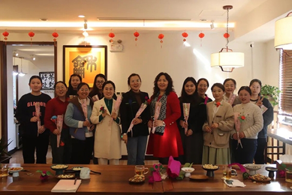 九游体育重工举办“讲担当 展风采”妇女节活动和消防知识讲座活动