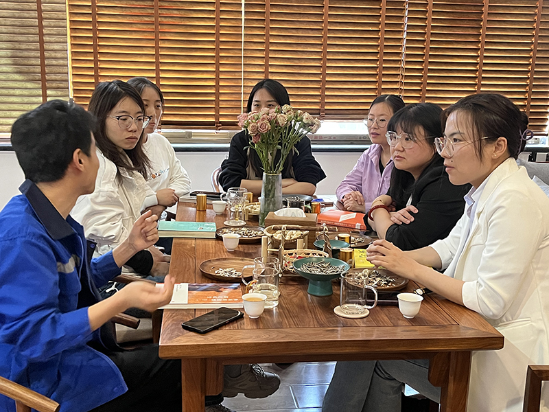 九游体育重工举办“春风四月暖，阅读正当时”主题图书分享会